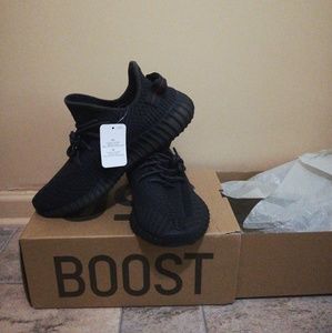 Yeezy boost 350 black